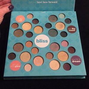 NEW Bliss Eyeshadow Pallet with Mirror